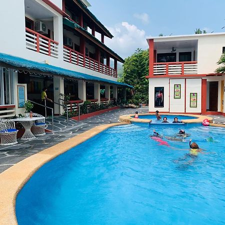 Badladz Staycation Condos ปูแอร์โตกาเลรา ภายนอก รูปภาพ