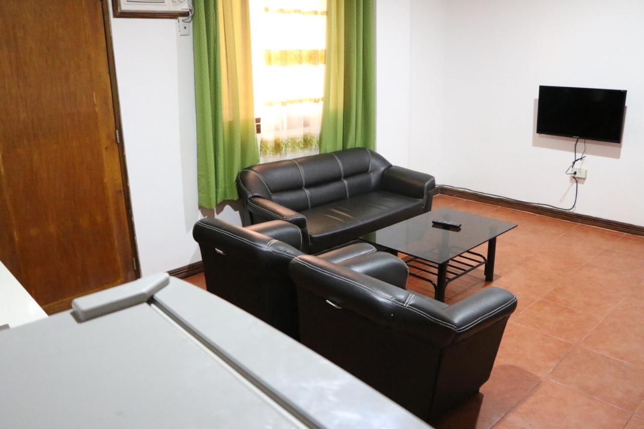 Badladz Staycation Condos ปูแอร์โตกาเลรา ภายนอก รูปภาพ