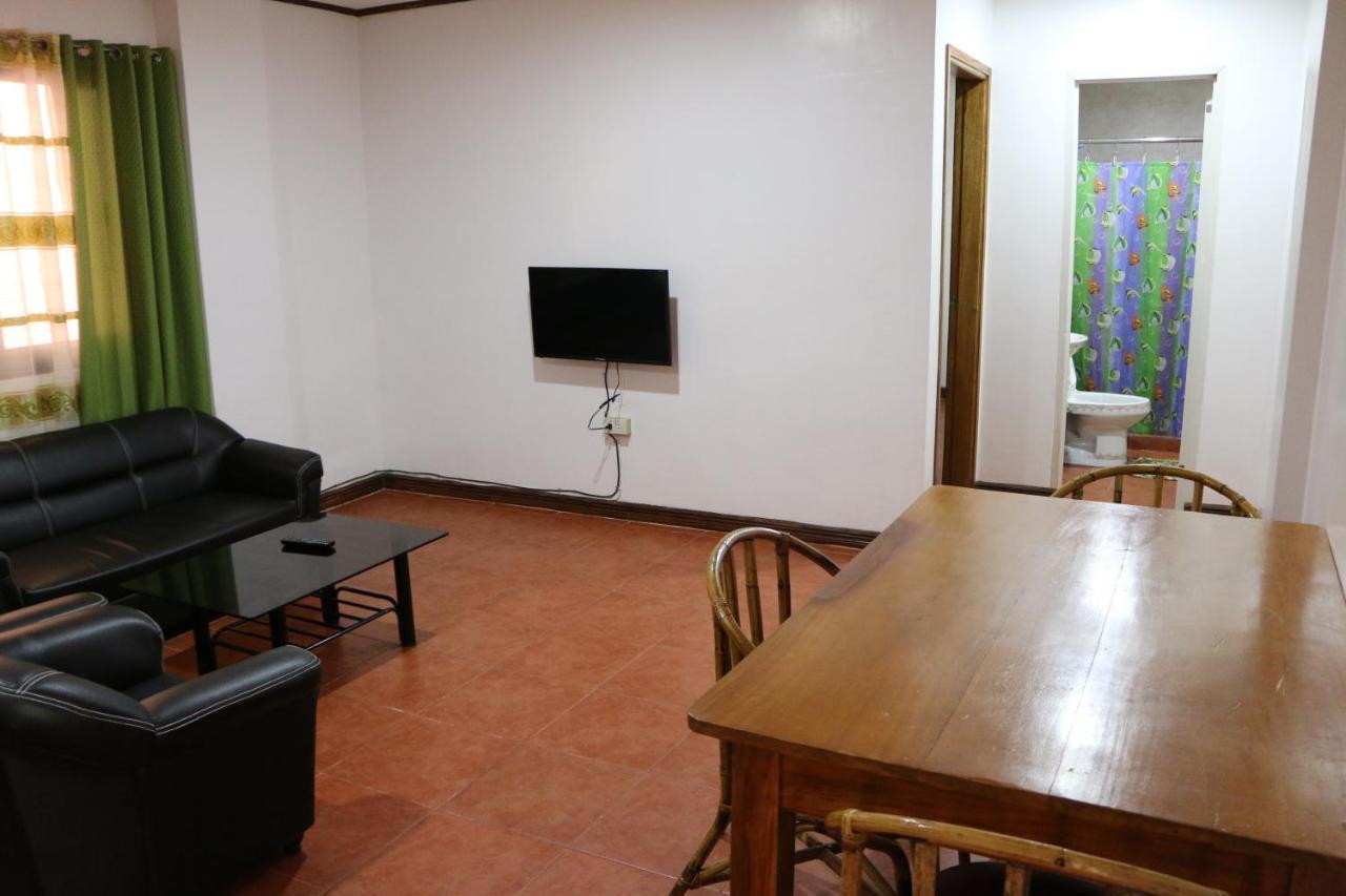 Badladz Staycation Condos ปูแอร์โตกาเลรา ภายนอก รูปภาพ