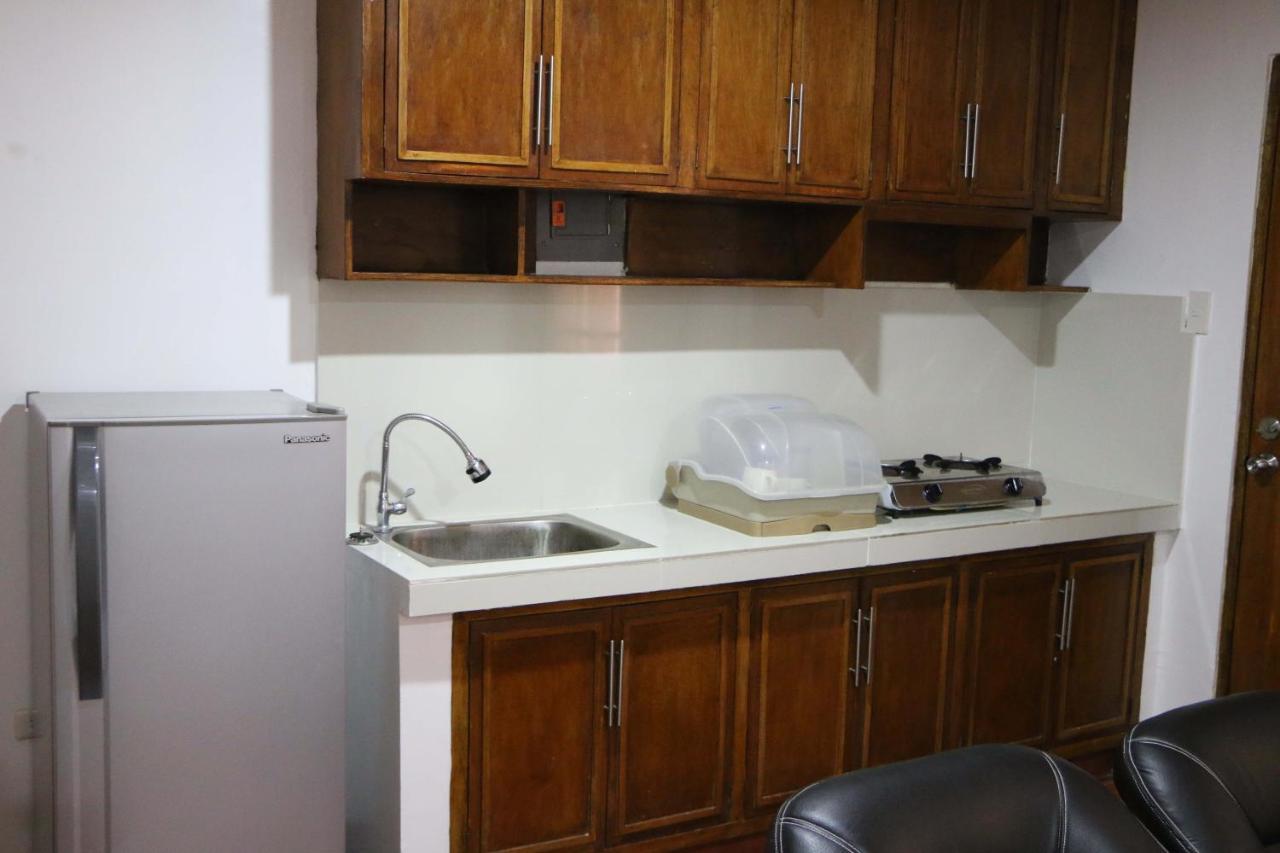 Badladz Staycation Condos ปูแอร์โตกาเลรา ภายนอก รูปภาพ