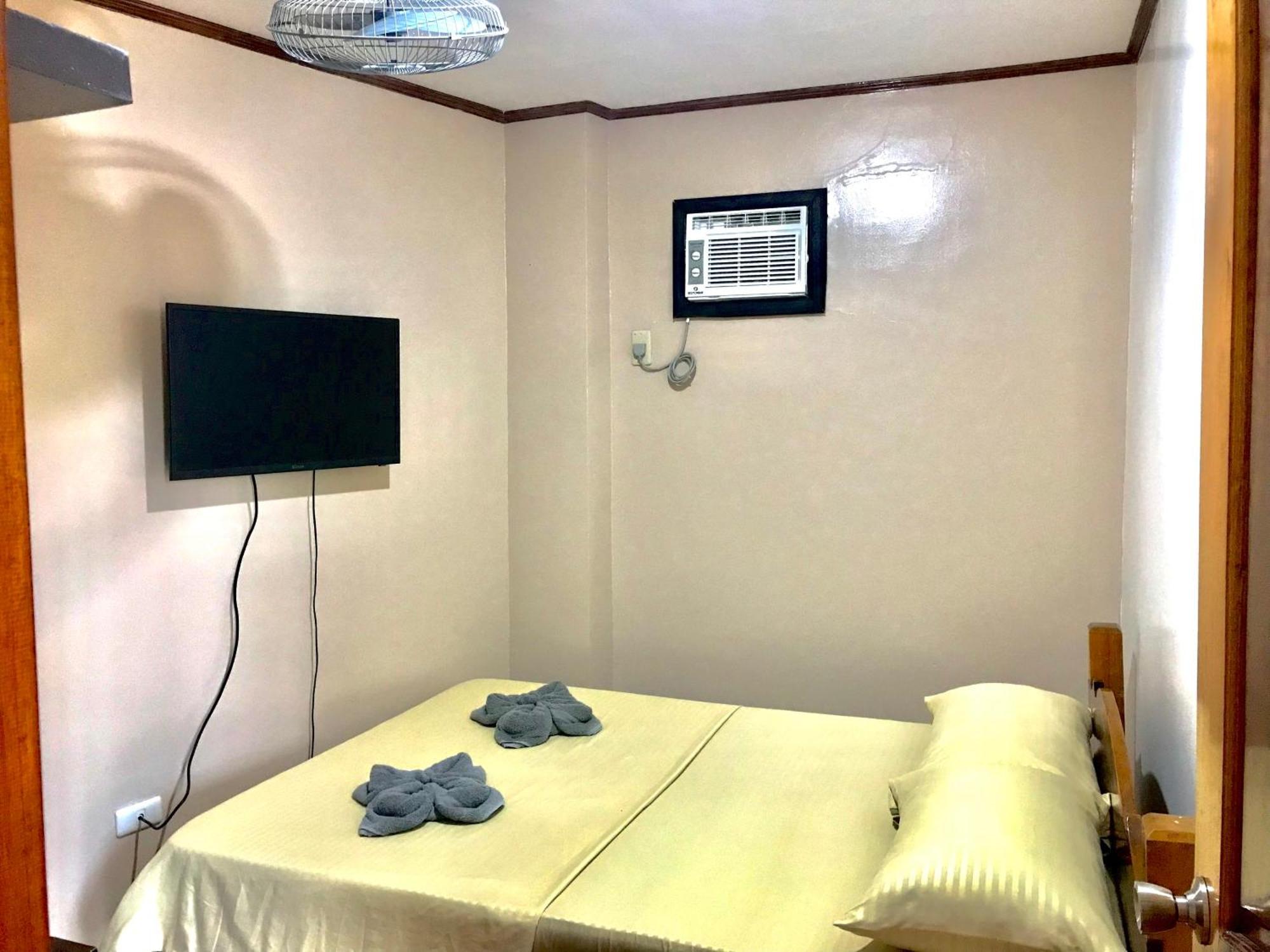 Badladz Staycation Condos ปูแอร์โตกาเลรา ภายนอก รูปภาพ