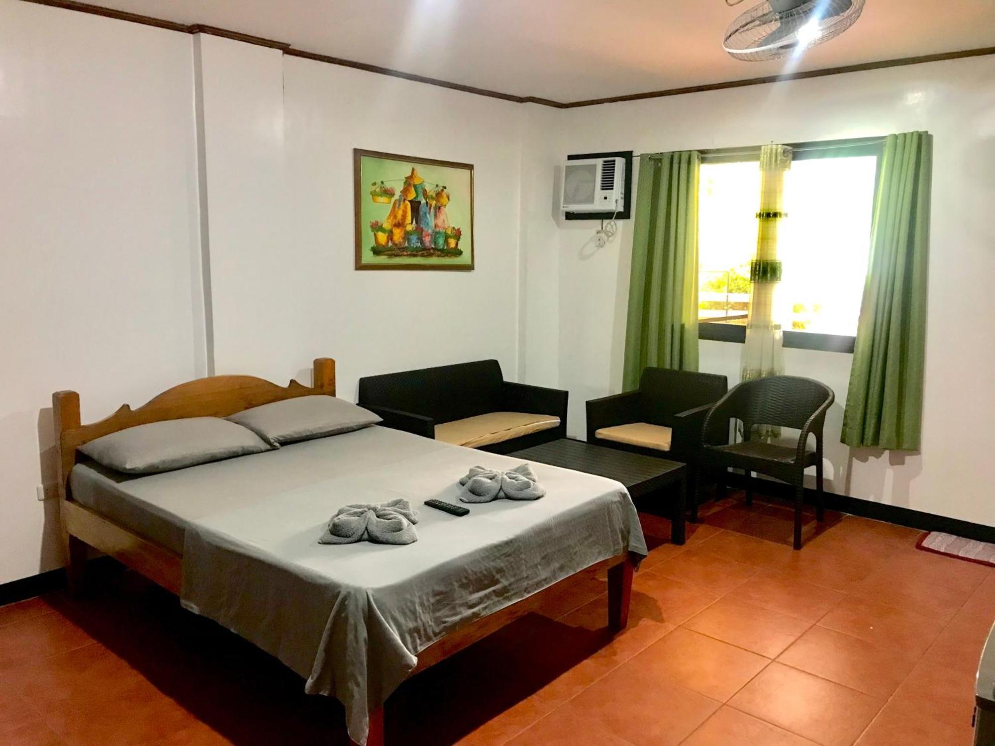 Badladz Staycation Condos ปูแอร์โตกาเลรา ภายนอก รูปภาพ