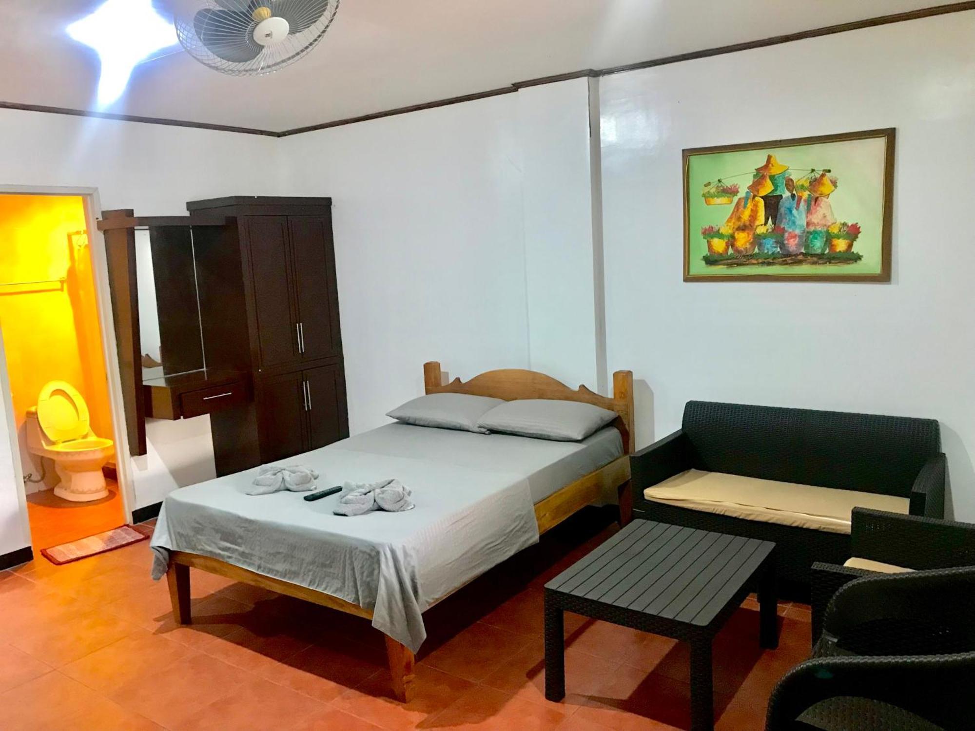 Badladz Staycation Condos ปูแอร์โตกาเลรา ภายนอก รูปภาพ