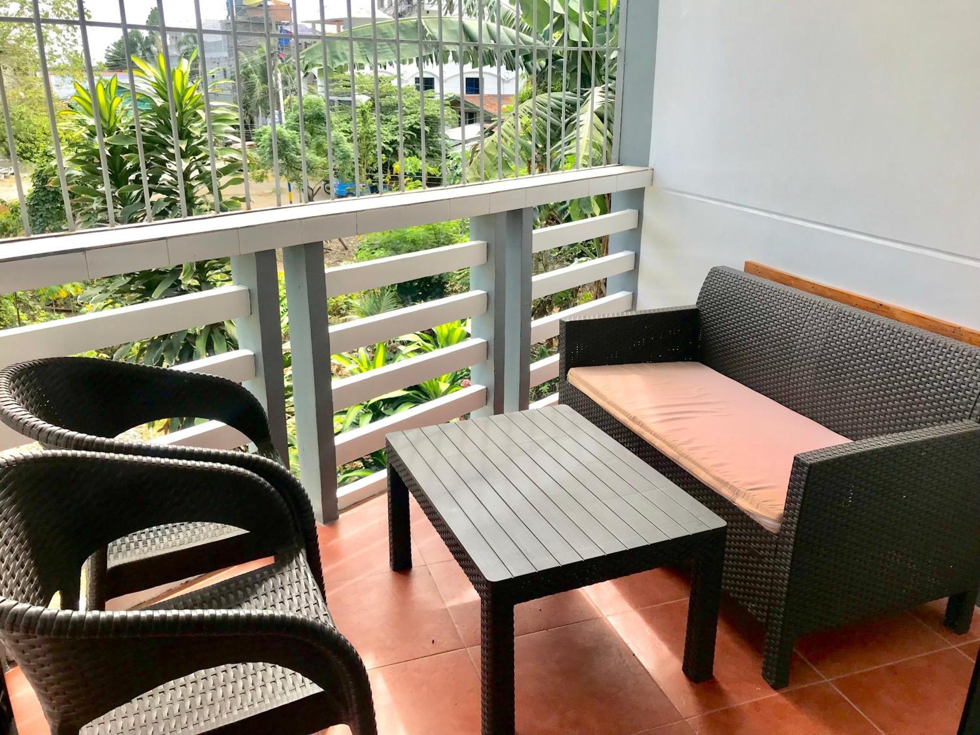 Badladz Staycation Condos ปูแอร์โตกาเลรา ภายนอก รูปภาพ