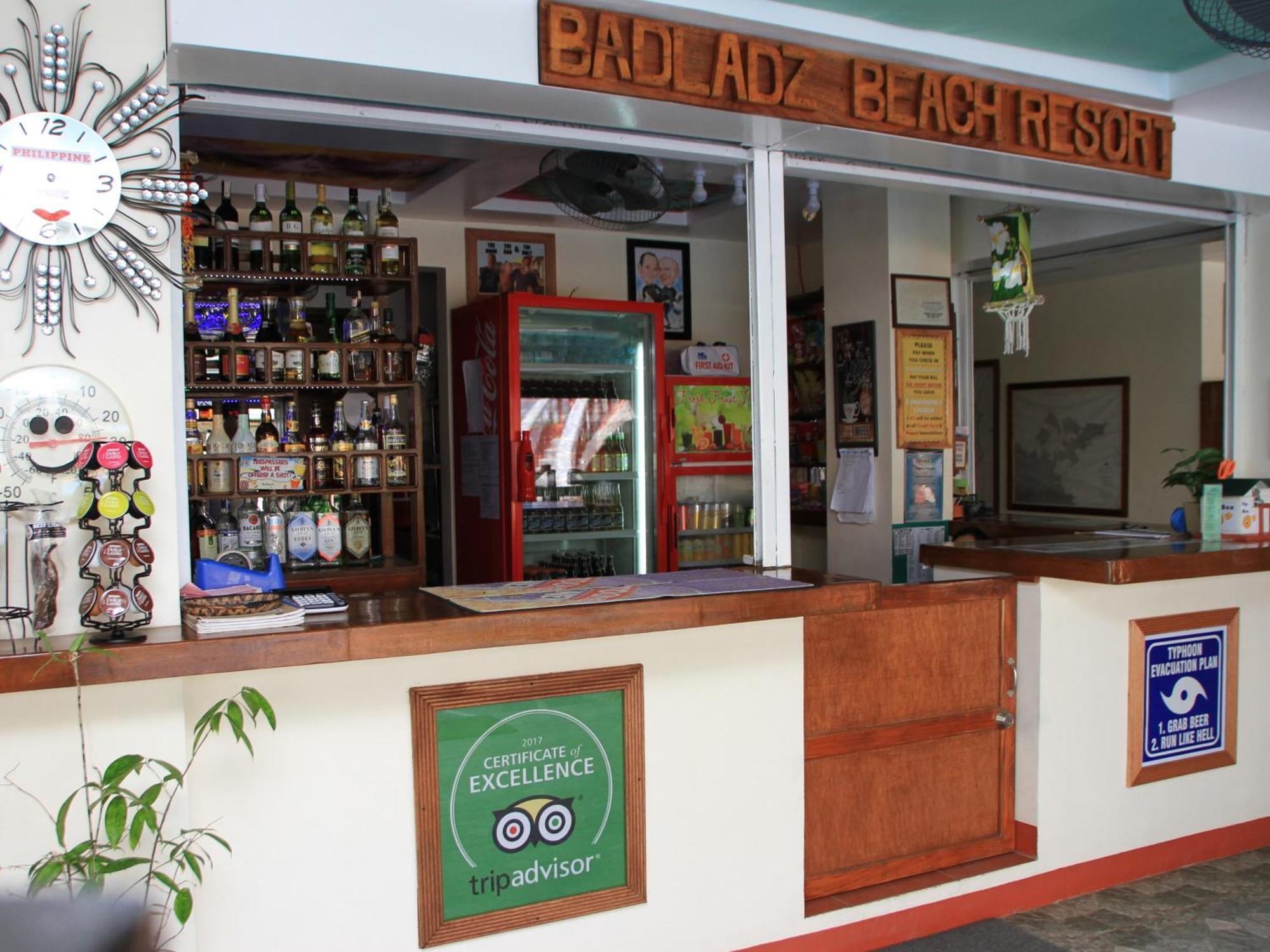 Badladz Staycation Condos ปูแอร์โตกาเลรา ภายนอก รูปภาพ