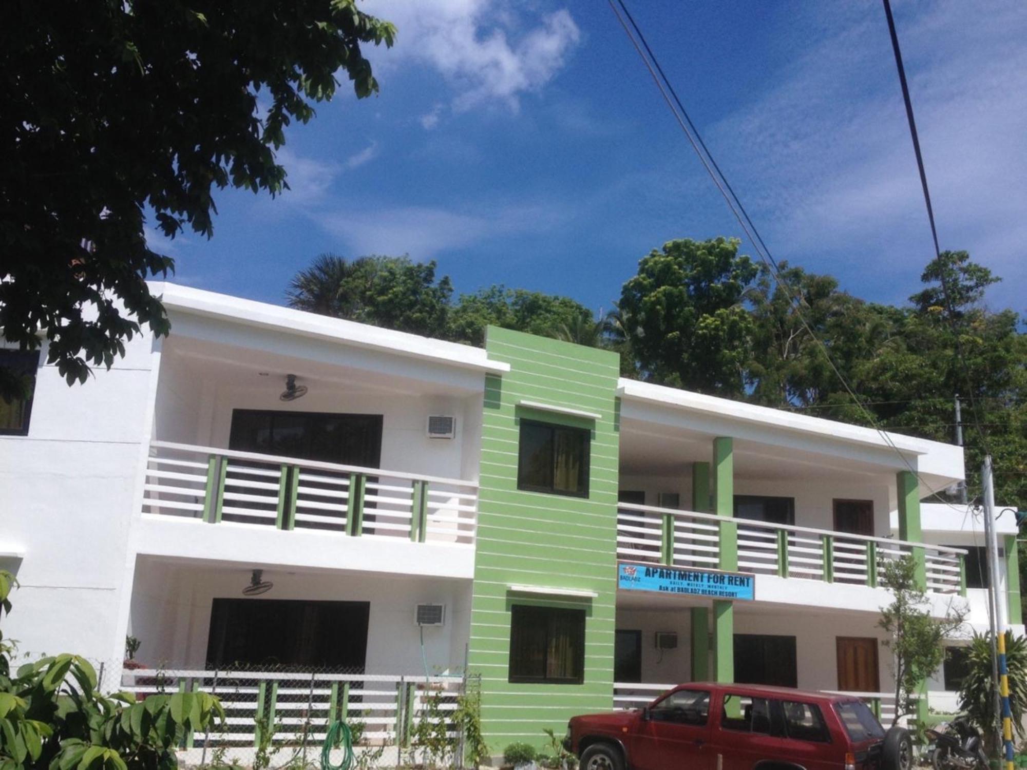 Badladz Staycation Condos ปูแอร์โตกาเลรา ภายนอก รูปภาพ