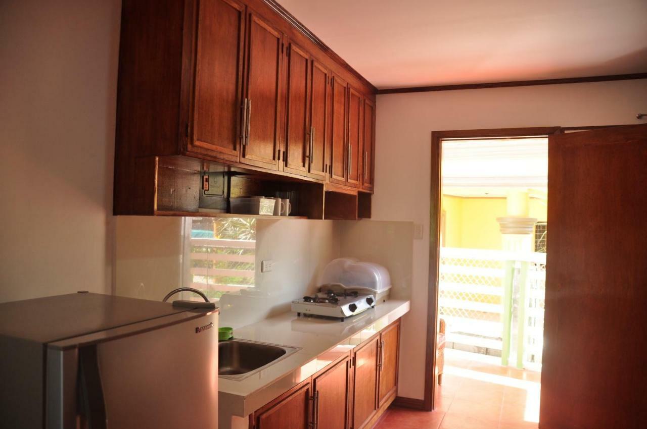 Badladz Staycation Condos ปูแอร์โตกาเลรา ภายนอก รูปภาพ